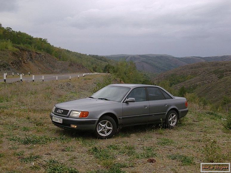 Audi 100 2,3 fotografija