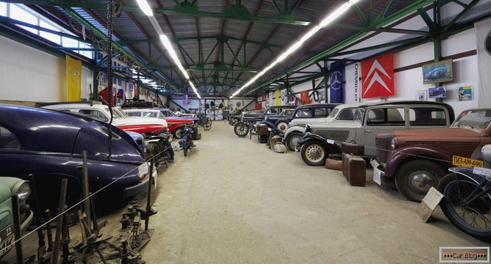 Lomakovsky muzej starih automobila i motocikala