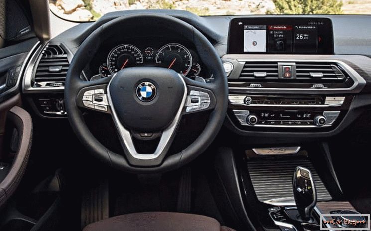 Treća generacija BMW X3 pokazala se više od stare BMW X5