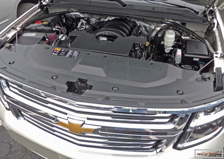 Двигатель Chevrolet Suburban 2014 slika