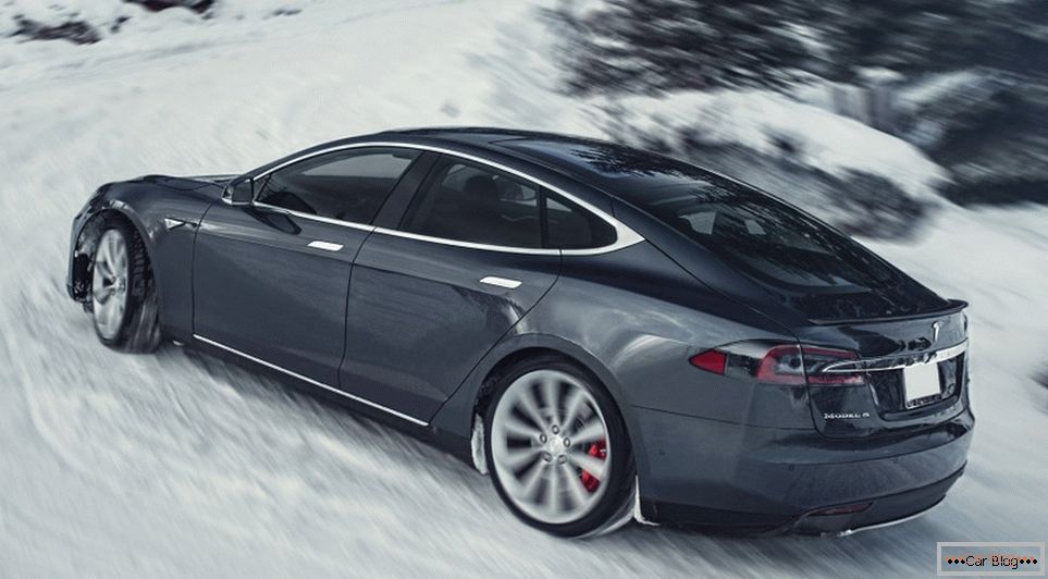 Devedeset tisuća Tesla modela S odgovara proizvođaču