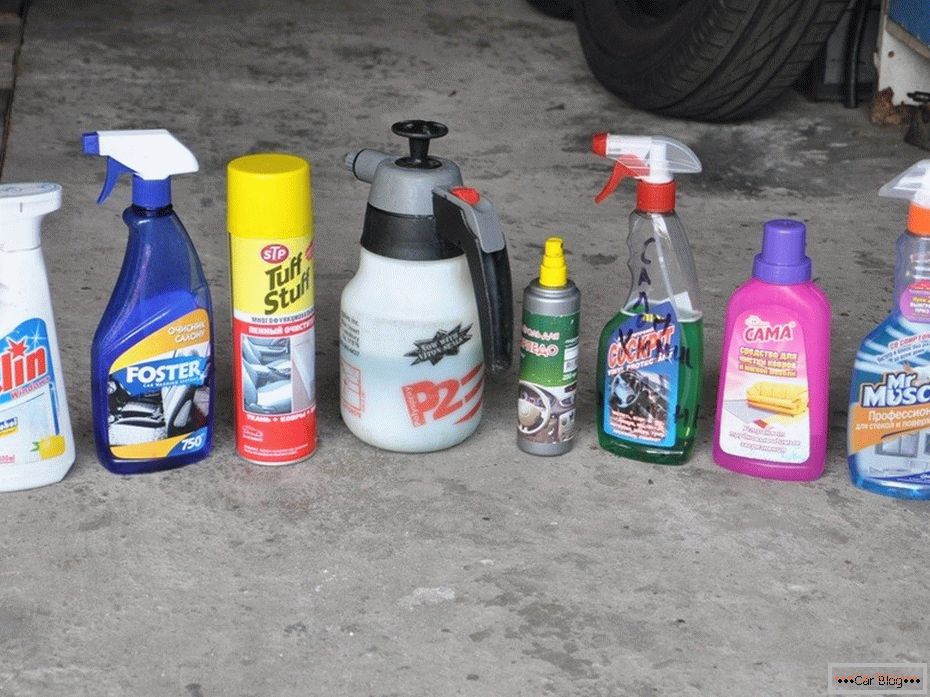 Suho čišćenje interijera automobila s vlastitim rukama.