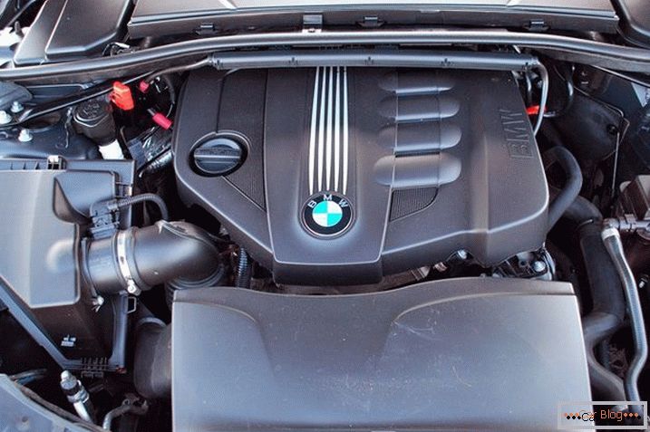 moderni BMW motor