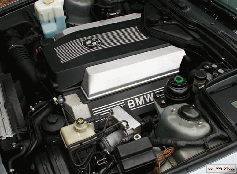 stari BMW motor