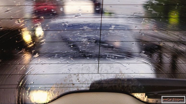 zašto se prozori u automobilu znoj