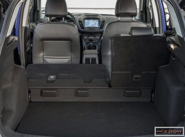Trunk Ford Kuga 2 je restyled