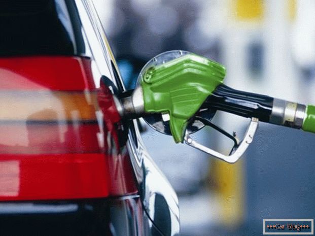 Vrlo je važno koristiti kvalitetno gorivo za automobil.
