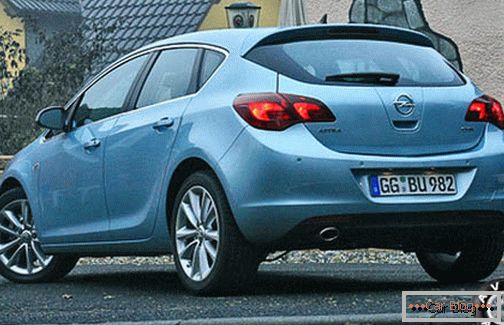 Opel Astra prolazna vrata