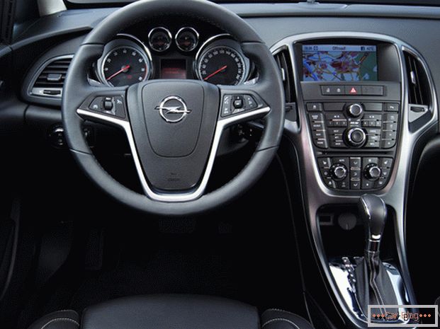 U kabini Opel Astra sve se osmišljava na najmanji detalj