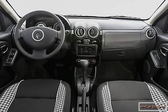 Mane u dizajnu kabine Renault Sandero nadoknađuju praktičnost i udobnost.