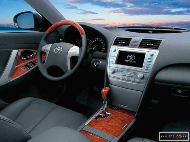 Toyota Camry nadzorna ploča