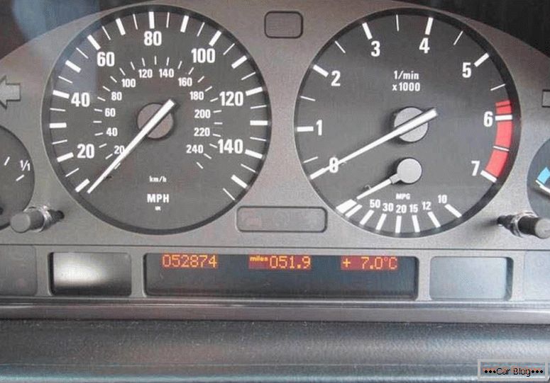 BMW 7 E38 nadzornu ploču